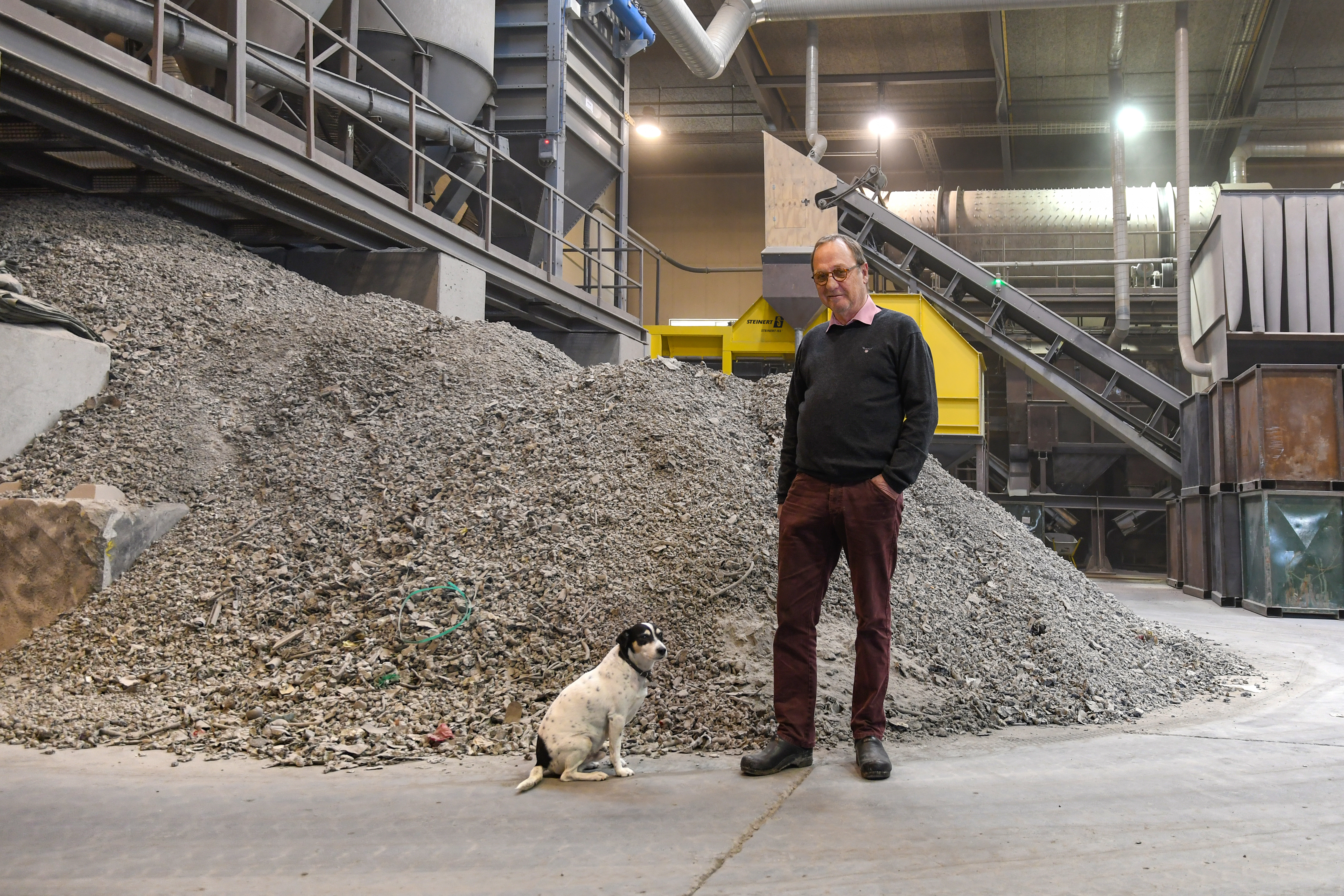 01 Ejvind Pedersen with his companion Tiger