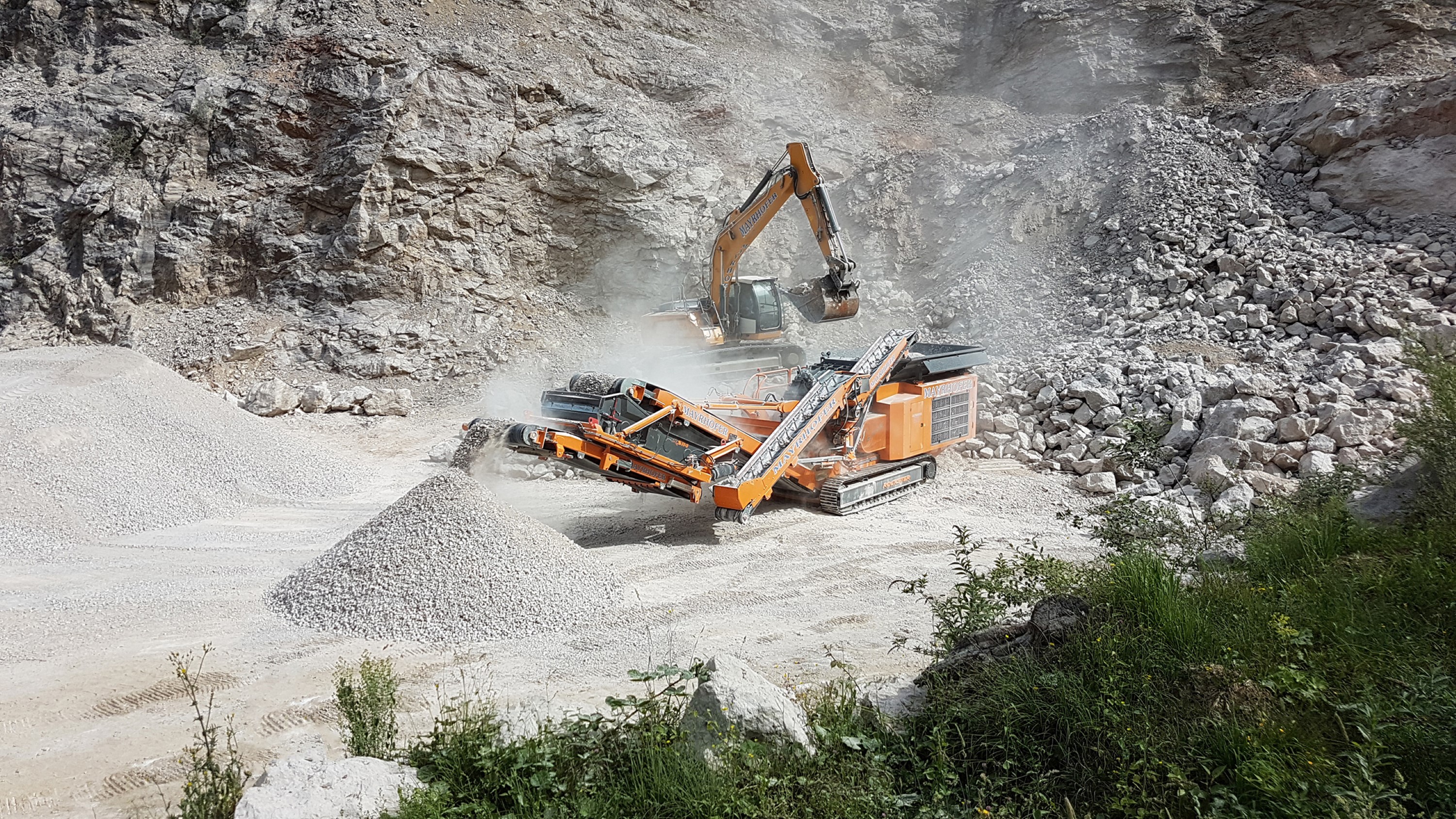 Pic1_R1100S-Kalksteinbruch_Limestone-Quarry