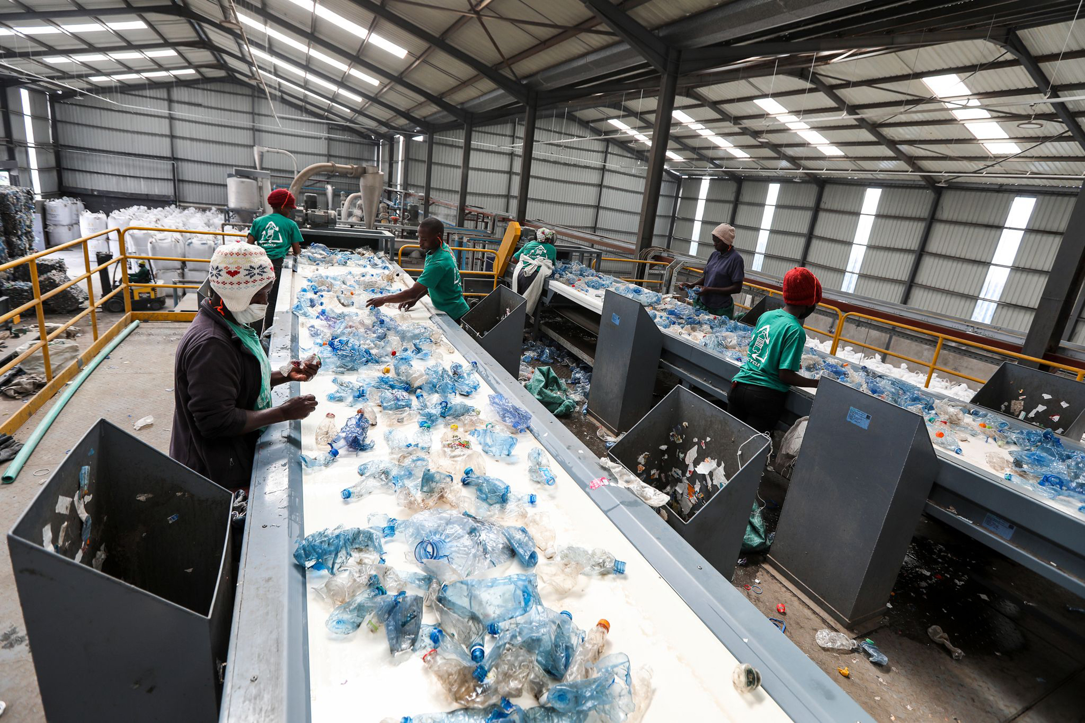 Erste Bottle-to-Bottle-Recyclinganlage in Kenia