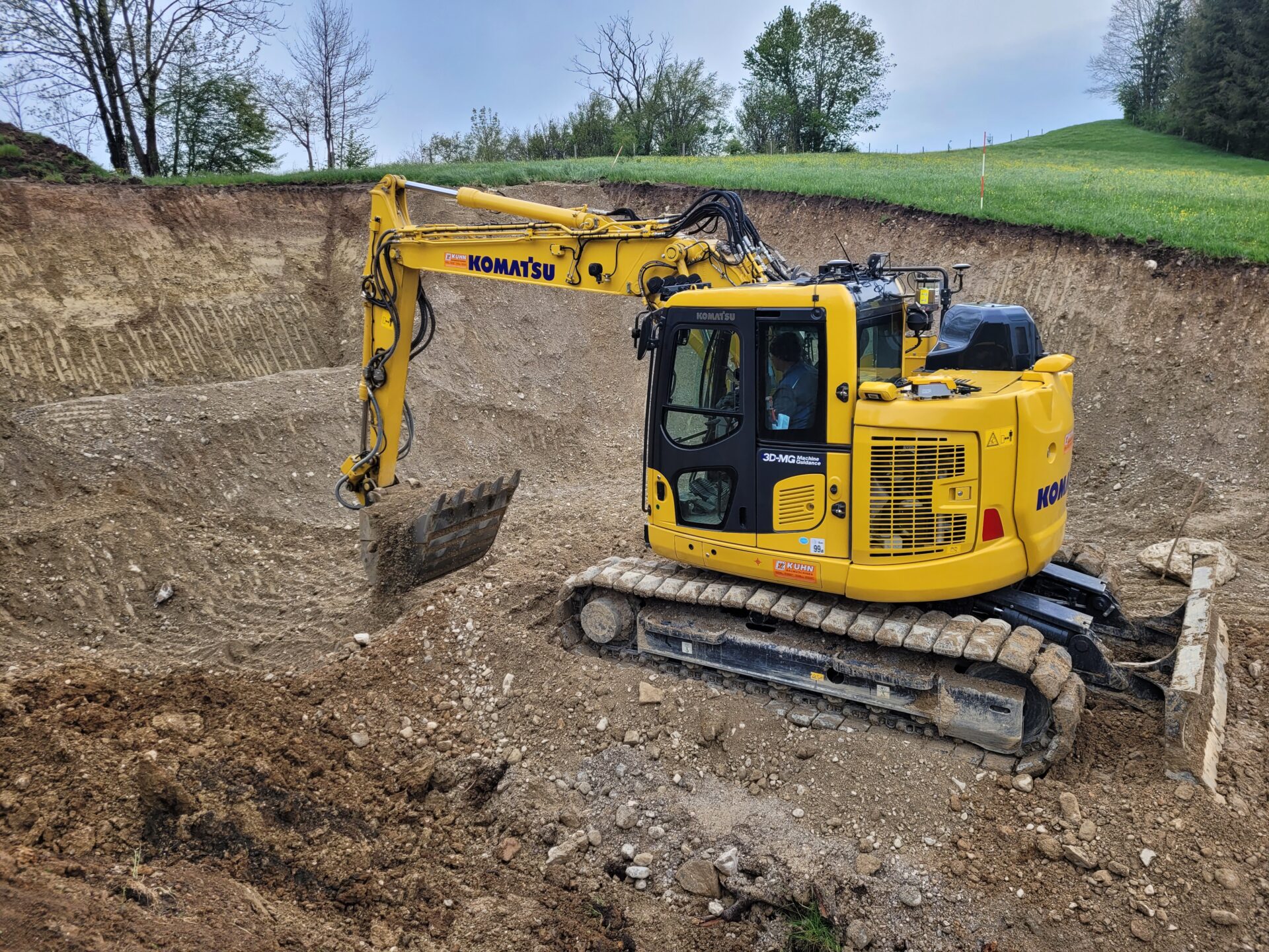 Froschauer setzt auf 3D-MG im neuen Komatsu-Kurzheckbagger