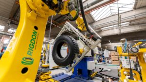 Runderneuerung: Bundesumweltministerium fördert Produktion mit 2,4 Millionen Euro