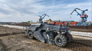 Rock Crusher beschleunigt Recyclingprojekt für neuen Trailerport