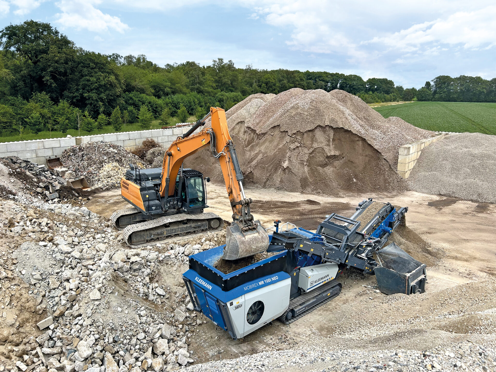 Neuer Kompaktbrecher im Recyclingeinsatz