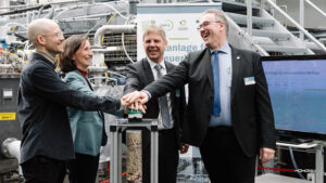 DBFZ nimmt Pilotanlage in Betrieb