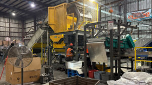 Elektroschrott-Recycling mit Untha RS100