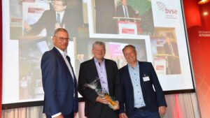 Dr. Thomas Probst mit viel Applaus verabschiedet