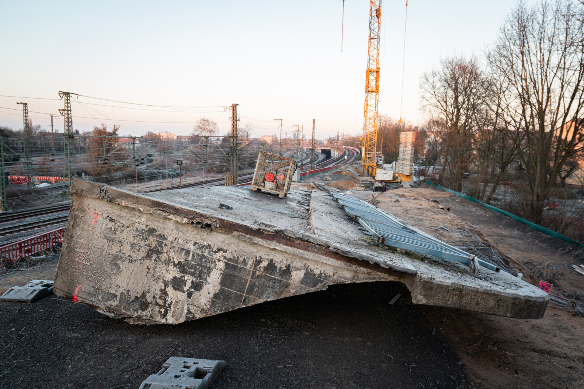 Brückenabbruch auf engstem Raum