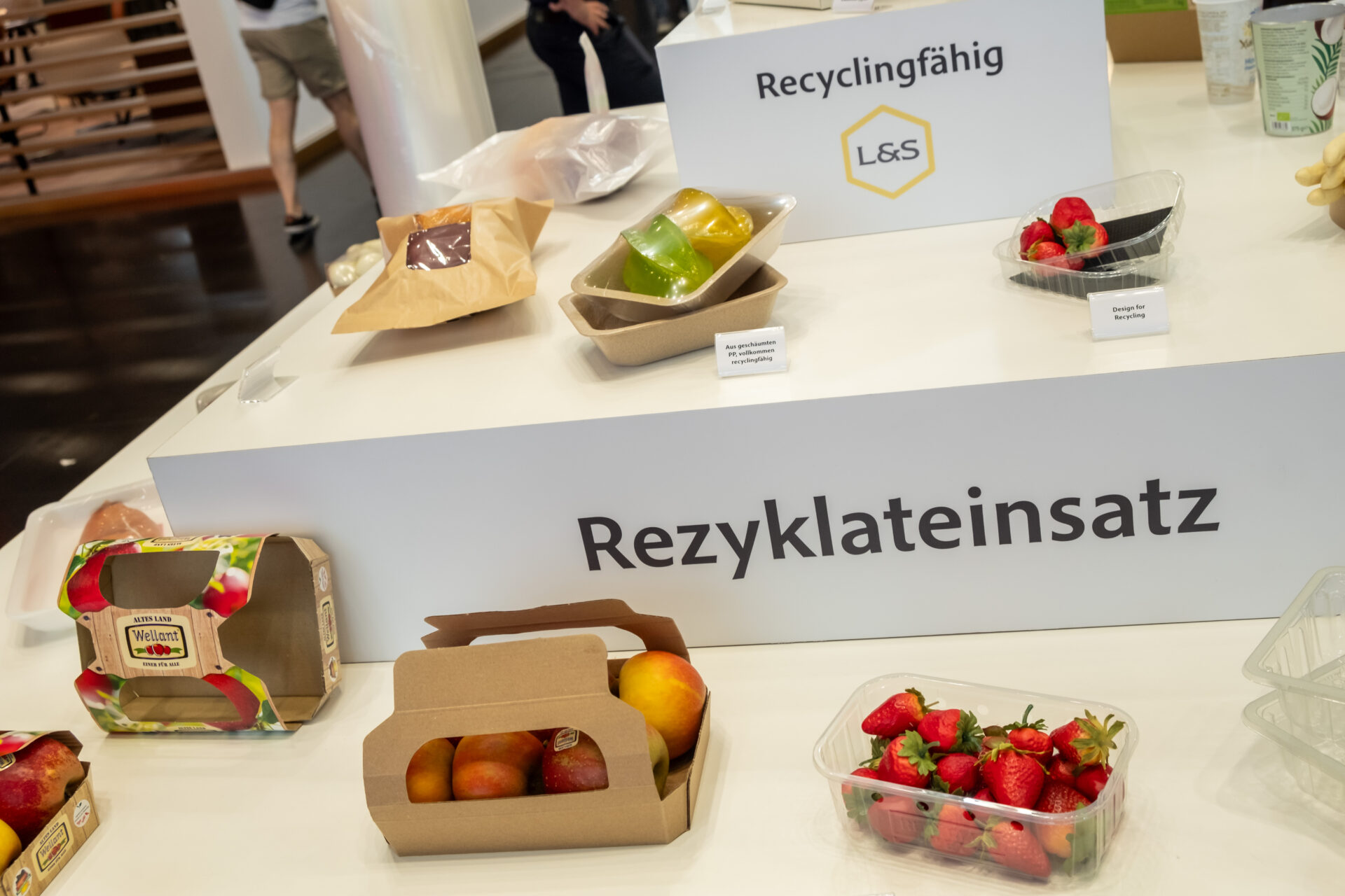 Messegeschehen zu Verpackungen und Prozessen auf der Fachpack