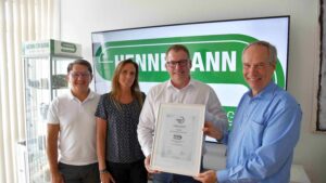 Hennemann Umweltservice Elektronik erhält Ehrenurkunde
