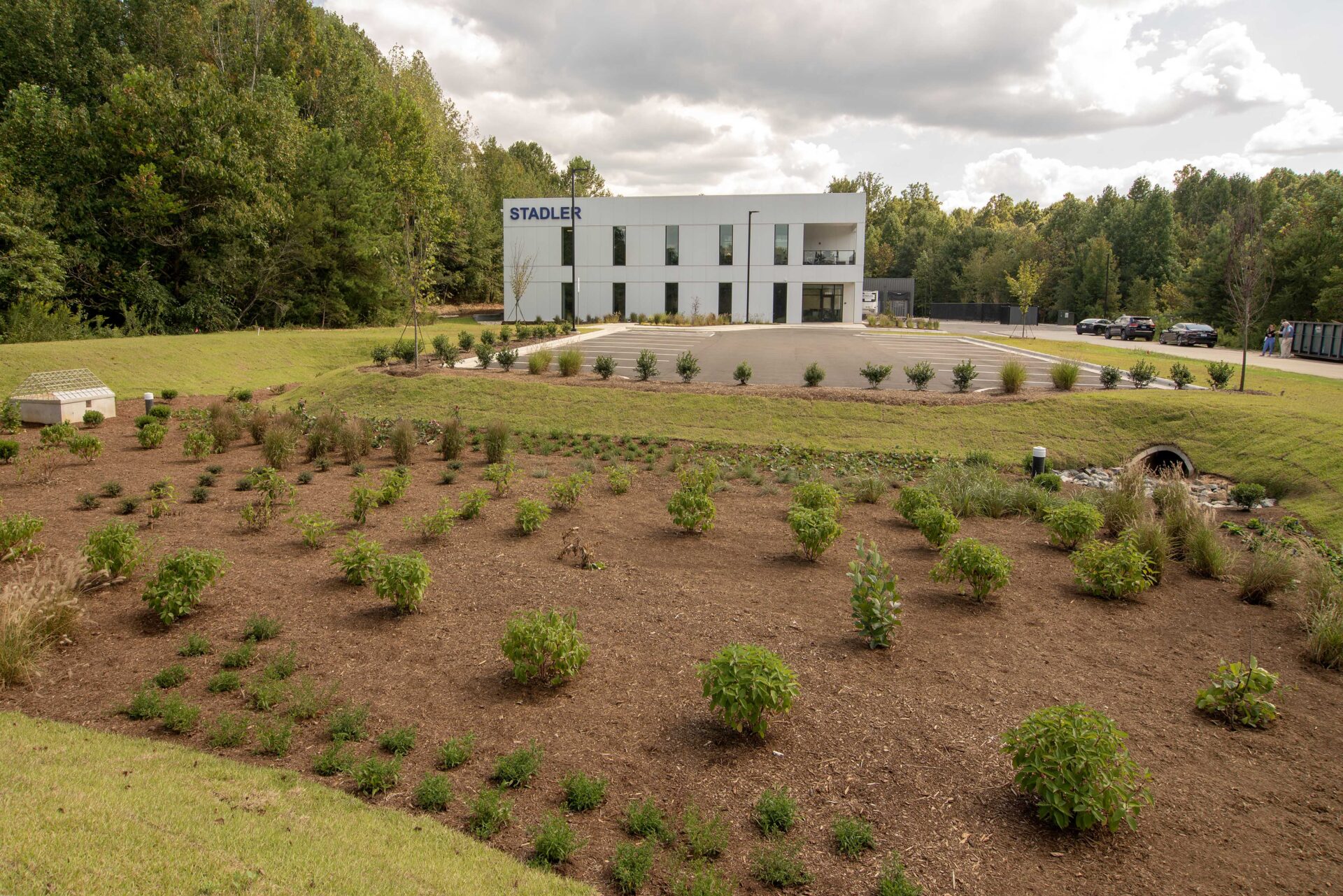 Stadler weiht neuen Büro- und Lagerkomplex in Nordamerika ein