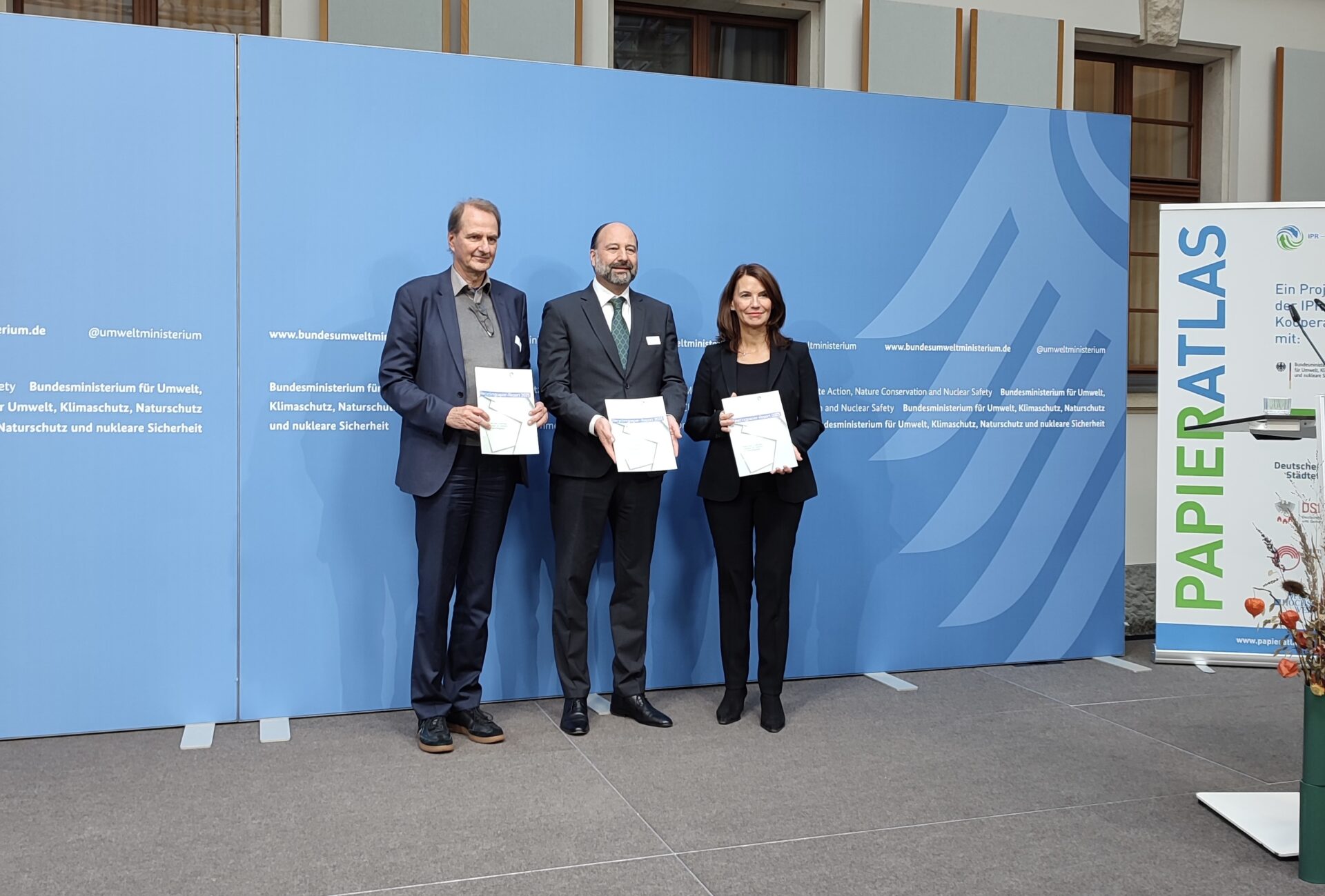 Recyclingpapier-Report 2025