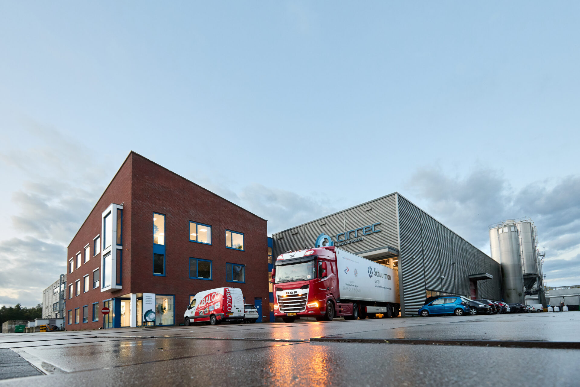 Tray-to-Tray-Recycling von lebensmitteltauglichen PET-Schalen aus Post-Consumer-Material