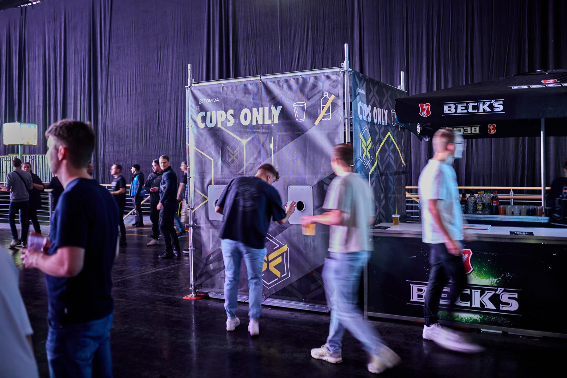 Mehrwegbecher im Echtzeit-Festivalbetrieb