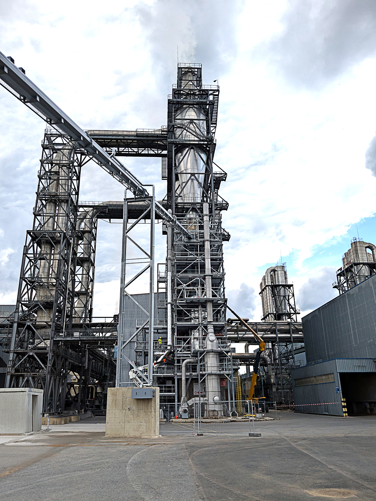 Faserplattenrecycling im industriellen Maßstab gestartet